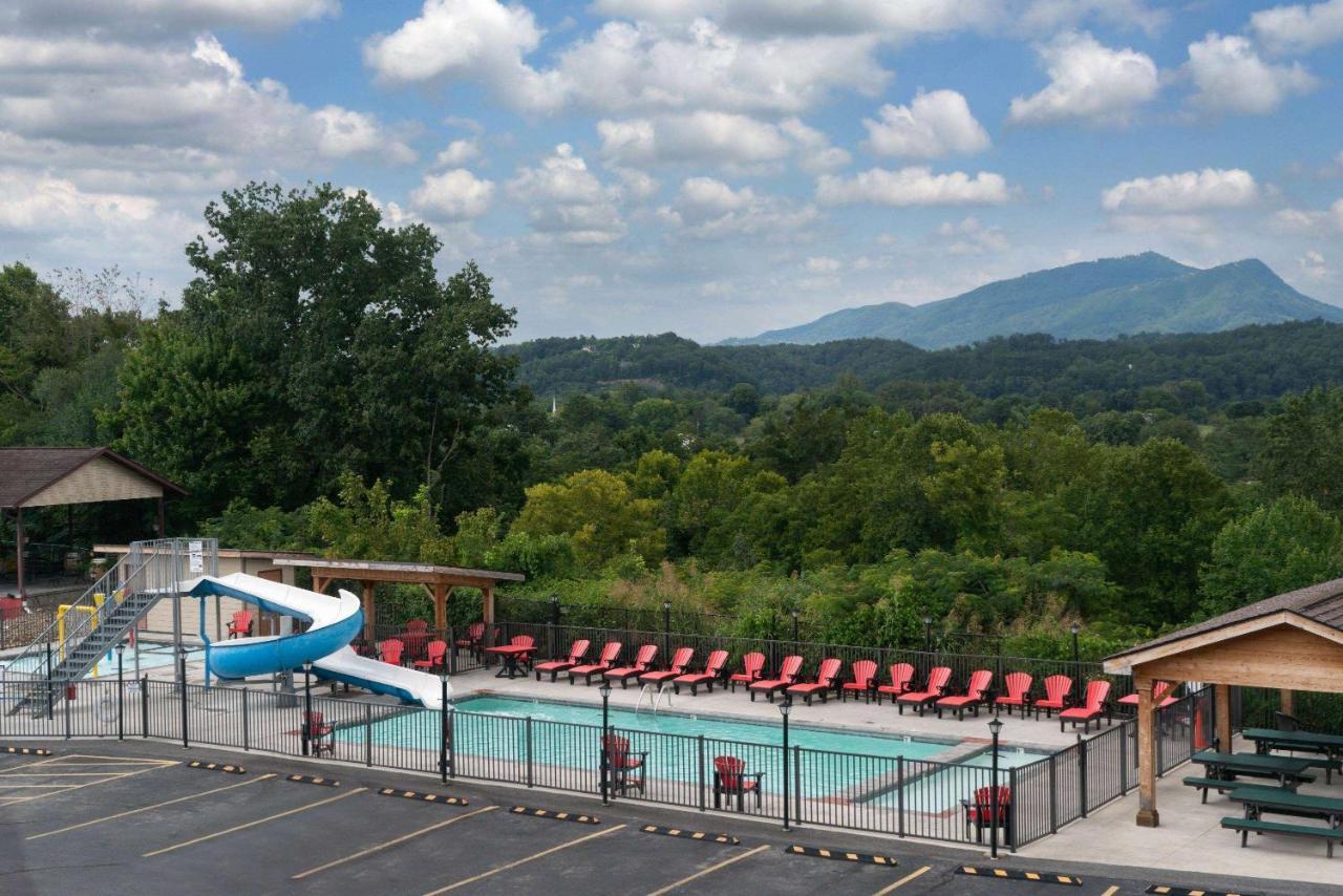 Howard Johnson By Wyndham Pigeon Forge Ngoại thất bức ảnh