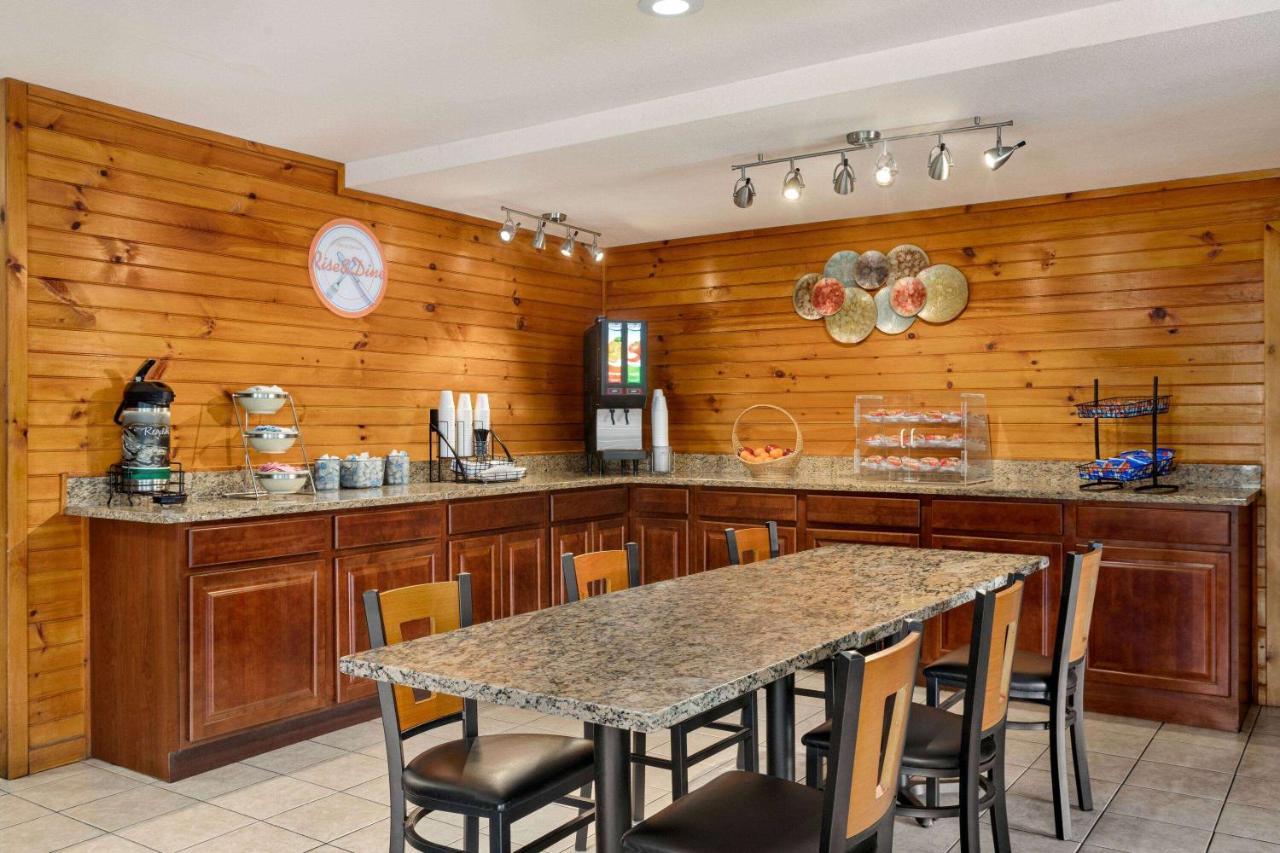 Howard Johnson By Wyndham Pigeon Forge Ngoại thất bức ảnh